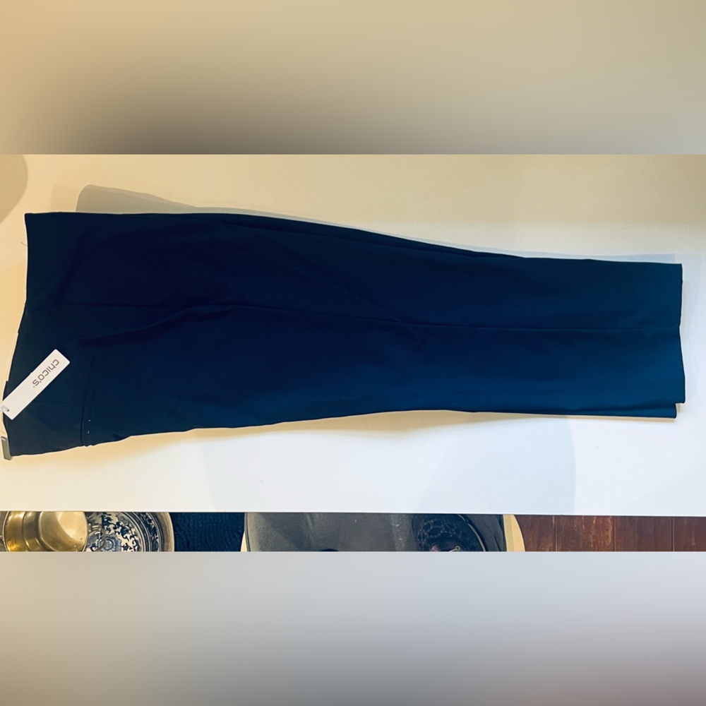Chico’ Juliette Slim crop Navy pants You Can't Beat - In Chico's Window today!